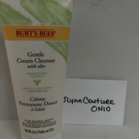 Burt’s Bees Gentle Scrub Sensitive Skin with Aloe, 6 oz.New face scrub Burts bee - Picture 1 of 3